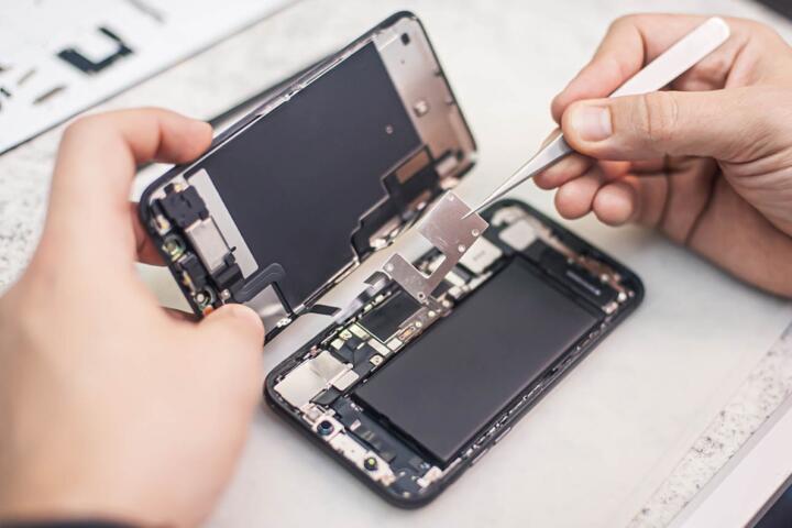 Prepare a Phone for Long-Term Repairability