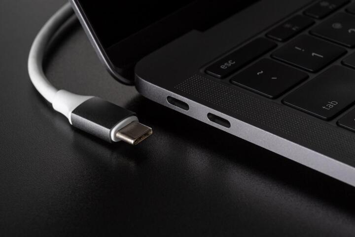 How USB4 Shares Data, Display and Storage Traffic