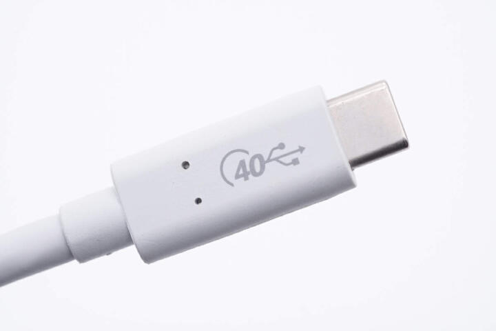 USB4 vs Thunderbolt 4: Speed and Compatibility